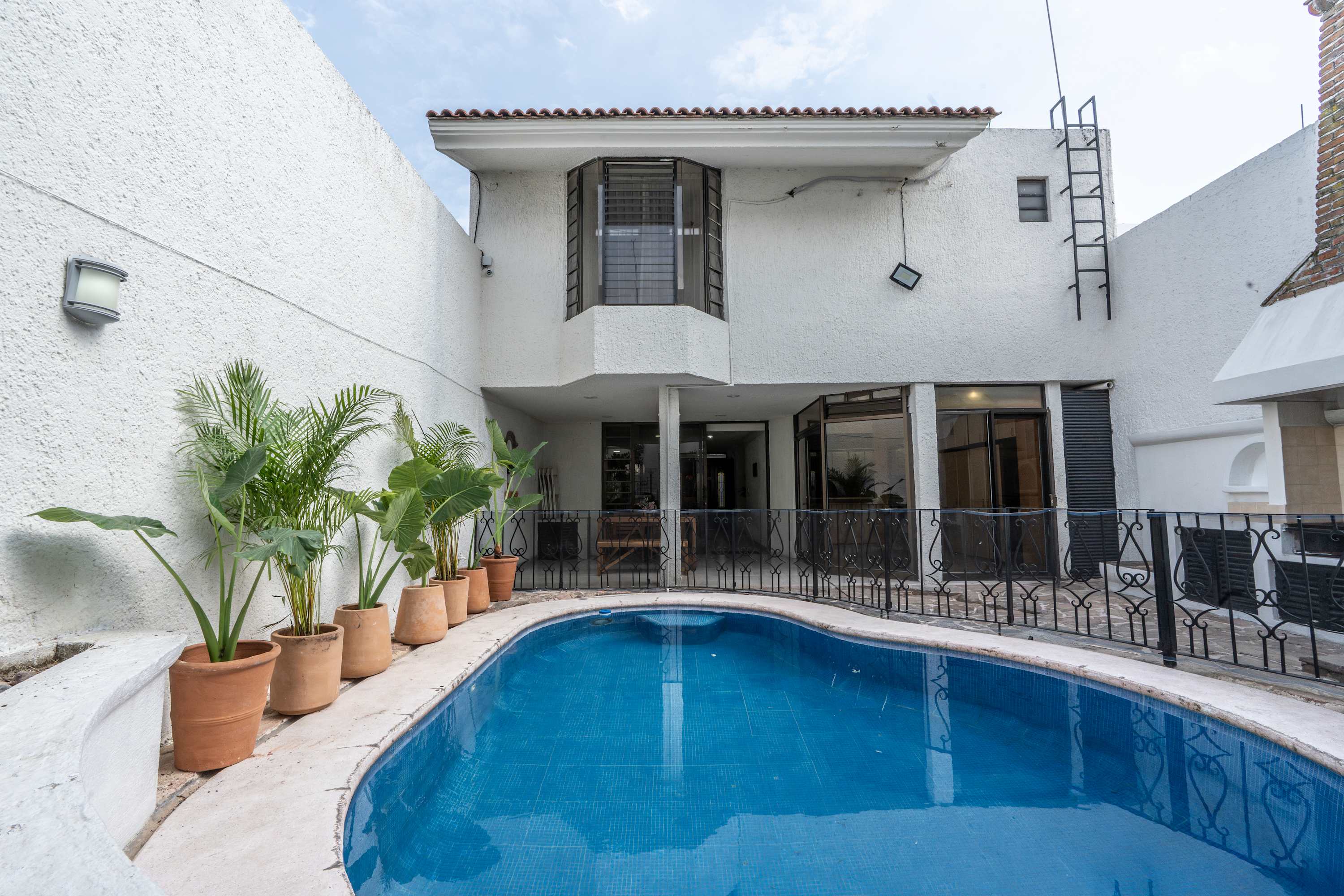 Casa con Alberca Climatizada · Cerca Midtown